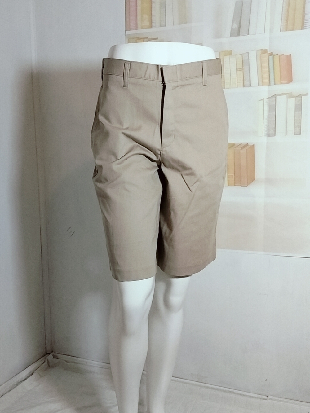 & Other Stories Khaki Flat-Front Men's Shorts